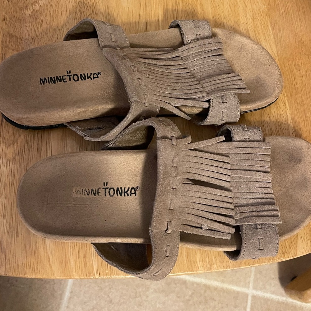 ‼️Minnetonka ‼️ Suede Sandals